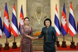 សម្តេចប្រធានរដ្ឋសភាអបអរសារទរចំពោះរាជរដ្ឋាភិបាលកម្ពុជា-ថៃដែលបានបន្តពង្រឹងកិច្ចសហប្រតិបត្តិការ បើកចំហឈរលើការជឿទុកចិត្តគ្នា ដើម្បីនាំមកនូវផលប្រយោជន៍ជូនប្រទេសទាំងសងខាង