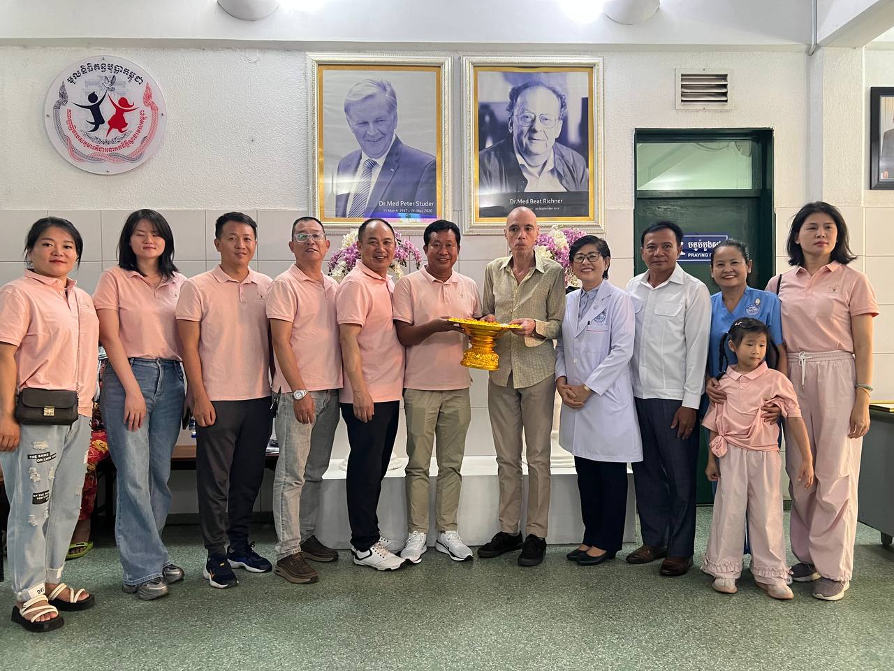 អង្គការសប្បុរសធម៌ ខ្វនថឹម បរិច្ចាគថវិកា ២ម៉ឺនដុល្លាជាលើកទី២ ដល់មន្ទីរពេទ្យកុមារគន្ធបុប្ផា ដើម្បីរួមចំណែកជួយសង្គ្រោះកុមារកម្ពុជា