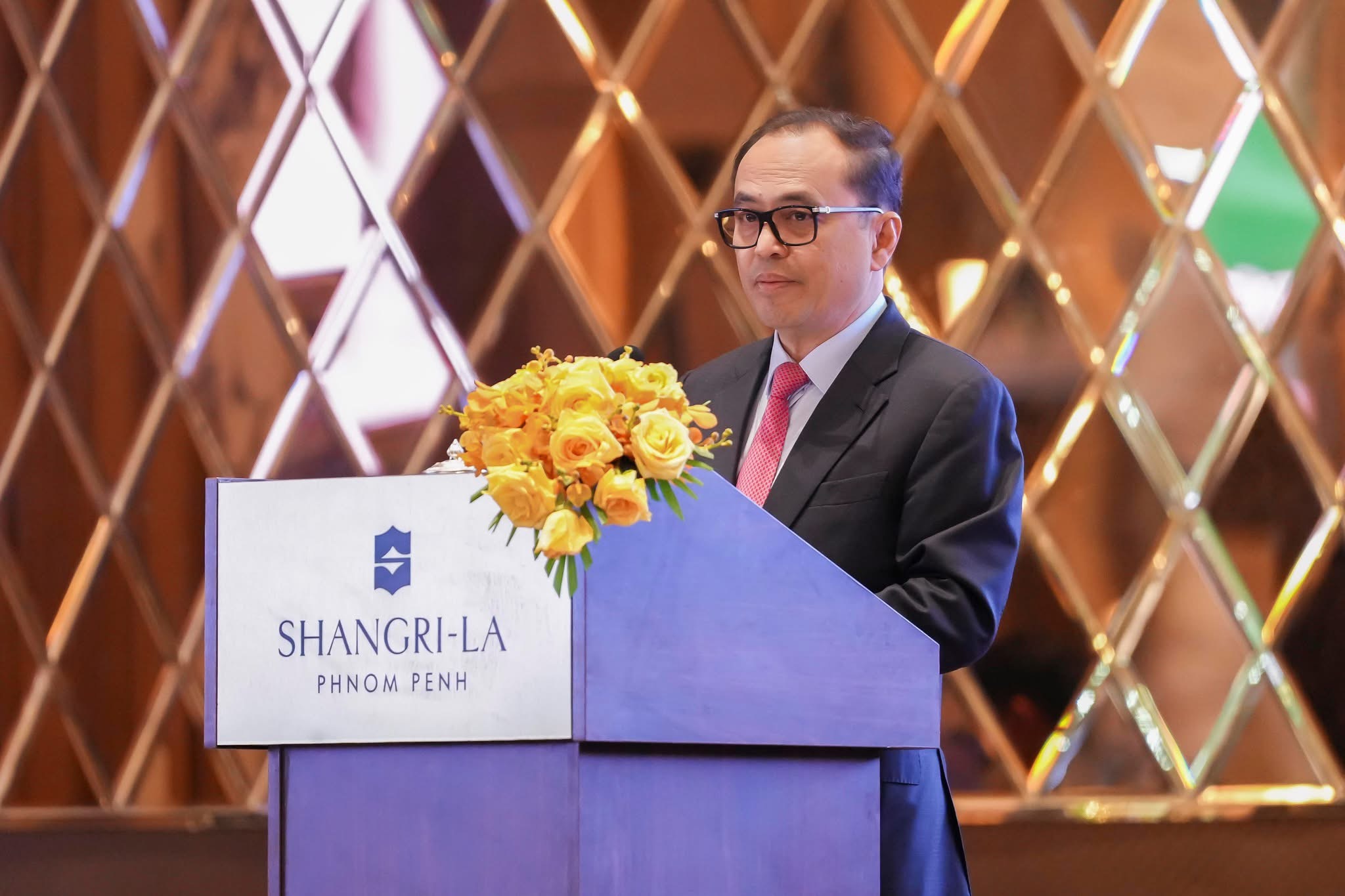 ឯកឧត្តមឧបនាយករដ្ឋមន្រ្តីប្រចាំការ វង្សី វិស្សុត អញ្ជើញជាអធិបតីក្នុងពិធីបើកកិច្ចប្រជុំកំពូលបៃតងនិងចីរភាពសកល ឆ្នាំ២០២៥ ក្រោមប្រធានបទ «ការអភិវឌ្ឍបៃតង និងឱកាស»