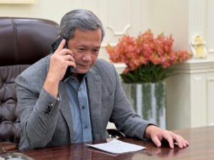 សម្តេចធិបតី ហ៊ុន ម៉ាណែត ជួបពិភាក្សាតាមទូរសព្ទជាមួយ ឯកឧត្តម Anwar Ibrahim និងបញ្ជាក់ពីការបន្តរក្សាជំហរក្នុងការដោះស្រាយបញ្ហាព្រំដែនជាមួយប្រទេសថៃដោយសន្តិវិធី ជាពិសេសស្របតាមស្មារតីនៃសេចក្តីថ្លែងការណ៍រួមទីក្រុងគូឡាឡាំពួ