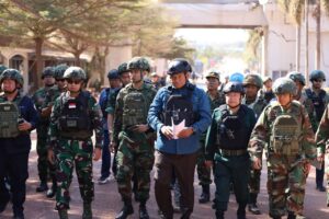 ក្រុមការងារ AOT ចុះពិនិត្យផលប៉ះពាល់ដោយការវាយប្រហាររបស់យោធាថៃនៅច្រកអូរស្មាច់ ខេត្តឧត្តរមានជ័យ