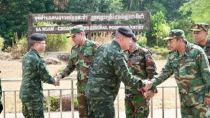 ក្រុមលេខានៃគណៈកម្មាធិការព្រំដែនថ្នាក់យោធភូមិភាគ កម្ពុជា-ថៃ (RBC) រវាងយោធភូមិភាគទី៤ ភាគីកម្ពុជា និងកងទ័ពភូមិភាគទី២ ភាគីថៃ ជួបប្រជុំគ្នានៅច្រកអន្តរជាតិជាំ-សាង៊ាំ ស្រុកអន្លង់វែង ខេត្តឧត្តរមានជ័យ