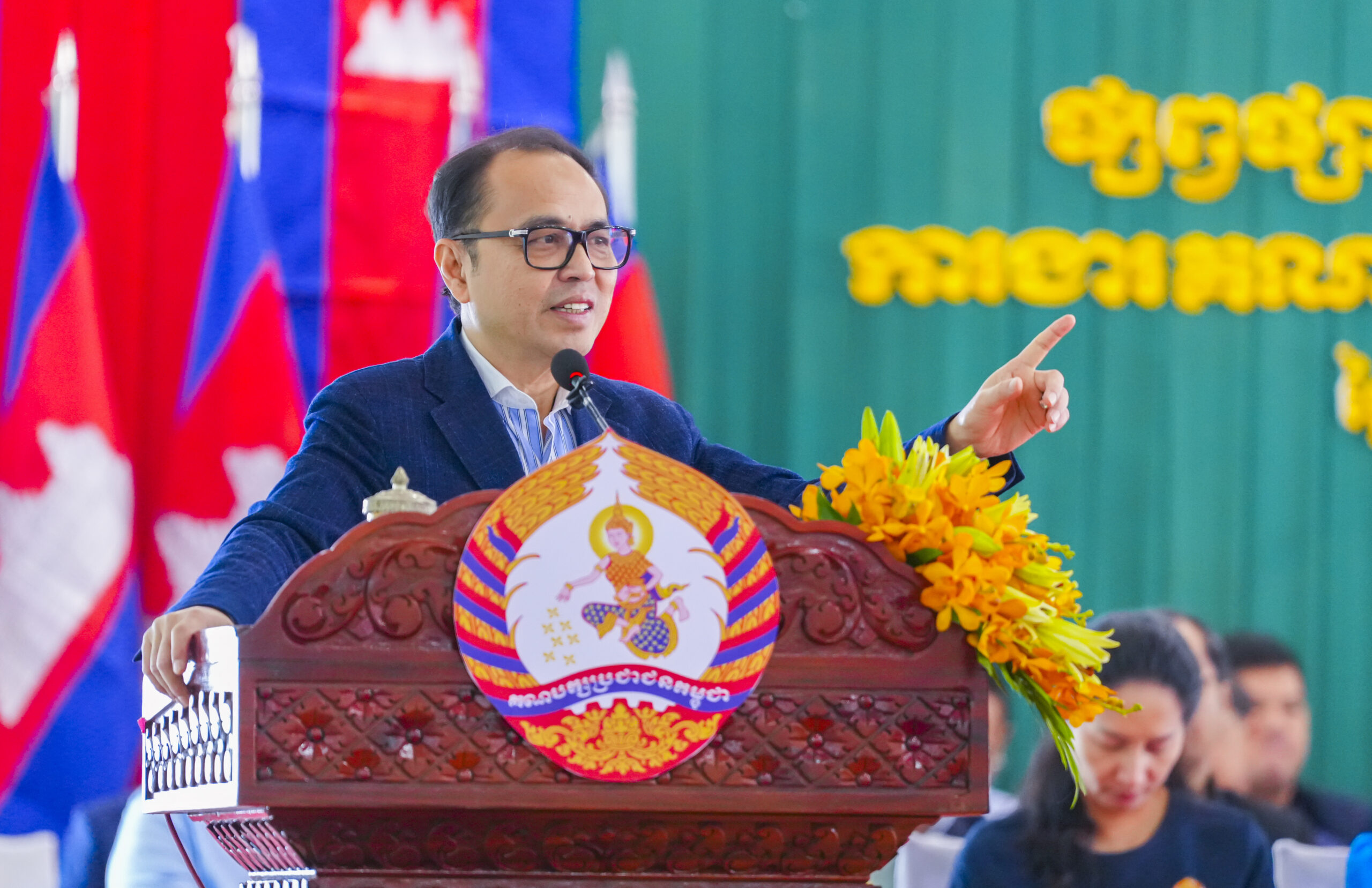 ឯកឧត្តមឧបនាយករដ្ឋមន្ត្រីប្រចាំការ វង្សី វិស្សុត​ ដឹកនាំកិច្ចប្រជុំផ្សព្វផ្សាយរបាយការណ៍ស្តីពីសភាពការណ៍ទូទៅ និងការងារគណបក្សឆ្នាំ២០២៥ និងទិសដៅភារកិច្ចឆ្នាំ២០២៦