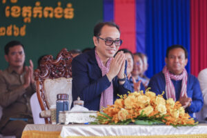 ឯកឧត្តមឧបនាយករដ្ឋមន្ត្រីប្រចាំការ វង្សី វិស្សុត ចុះសាកសួរសុខទុក្ខប្រជាពលរដ្ឋ និងសម្ពោធដាក់ឱ្យប្រើប្រាស់អគារសហគមន៍ឃុំផាត់សណ្ដាយ ក្នុងខេត្តកំពង់ធំ