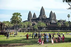 ក្រសួងទេសចរណ៍បានអំពាវនាវដល់ភ្ញៀវទេសចរទាំងអស់ដែលស្រឡាញ់ប្រទេសកម្ពុជា បន្តធ្វើដំណើរទស្សនាក្នុងព្រះរាជាណាចក្រកម្ពុជា ប្រកបដោយទំនុកចិត្តពេញលេញ អារម្មណ៍សុវត្ថិភាព និងភាពកក់ក្ដៅ