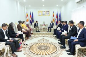 សហរដ្ឋអាមេរិកបានចូលរួមចំណែកជួយកម្ពុជាដោះស្រាយបញ្ហាមីនអស់រយៈពេលជាង៣០ឆ្នាំ និងក៏ជាម្ចាស់ជំនួយដែលធំជាងគេ