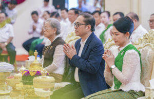 ទីស្តីការគណៈរដ្ឋមន្ត្រីរៀបចំពិធីចម្រើនព្រះបរិត្ត អបអរសាទរពិធីបុណ្យចូលឆ្នាំថ្មីប្រពៃណីជាតិខ្មែរ និងបង្សុកូលឧទ្ទិសកុសលជូនដល់វីរកងទ័ព ដែលបានពលីដើម្បីបុព្វហេតុការពារជាតិ