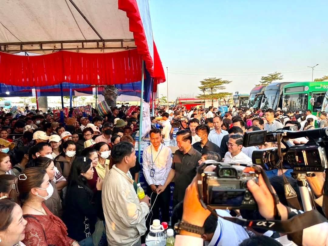 ប្រជាពលរដ្ឋ កម្មករ-កម្មការិនីចាប់ផ្តើមធ្វើដំណើរទៅ លេងស្រុកកំណើតតាមរថយន្តក្រុងសាធារណ:ដោយមិនគិតថ្លៃ