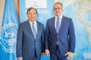 ឯកឧត្តម ប្រាក់ សុខុន ជួបពិភាក្សាការងារទ្វេភាគីជាមួយអគ្គនាយកអង្គការ UNESCO នៅប្រទេសបារាំង