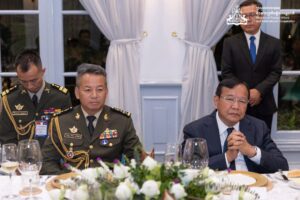 ឯកឧត្តម ប្រាក់ សុខុន និងឯកឧត្តម ទៀ សីហា រៀបចំអាហារពេលល្ងាចដើម្បីជាកិត្តិយសជូន រដ្ឋមន្ត្រីការបរទេសនិងរដ្ឋមន្ត្រីការពារជាតិនៃសាធារណរដ្ឋប្រជាមានិតចិន