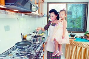 សម្តេចតេជោ ហ៊ុន សែន រំលឹកអនុស្សាវរីយ៍ជាមួយភរិយា ហើយសម្តេចប្រសិទ្ធនាមសម្តេចកិត្តិព្រឹទ្ធបណ្ឌិតជា «ចុងភៅម្ហូបឆ្ងាញ់»