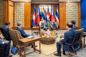ជំនួបត្រីភាគី ៖ ភាគីថៃបានទទួលស្គាល់នូវការជូនដំណឹងអំពីជំហររបស់កម្ពុជាក្នុងការប្រើប្រាស់យន្តការផ្សះផ្សាដោយចាប់បង្ខំក្រោម UNCLOS ដើម្បីដោះស្រាយបញ្ហាដែនសមុទ្រត្រួតស៊ីគ្នា