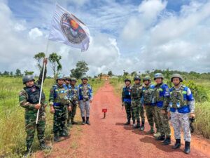 ក្រុមអ្នកសង្កេតការណ៍អាស៊ាន (AOT) ចុះសង្កេតការណ៍ ផ្ទៀងផ្ទាត់ និងរាយការណ៍អំពីស្ថានភាពព្រំដែននៅតំបន់អូរភ្លុកដំរី ស្ថិតក្នុងឃុំថ្មដា ស្រុកវាលវែង ខេត្តពោធិ៍សាត់