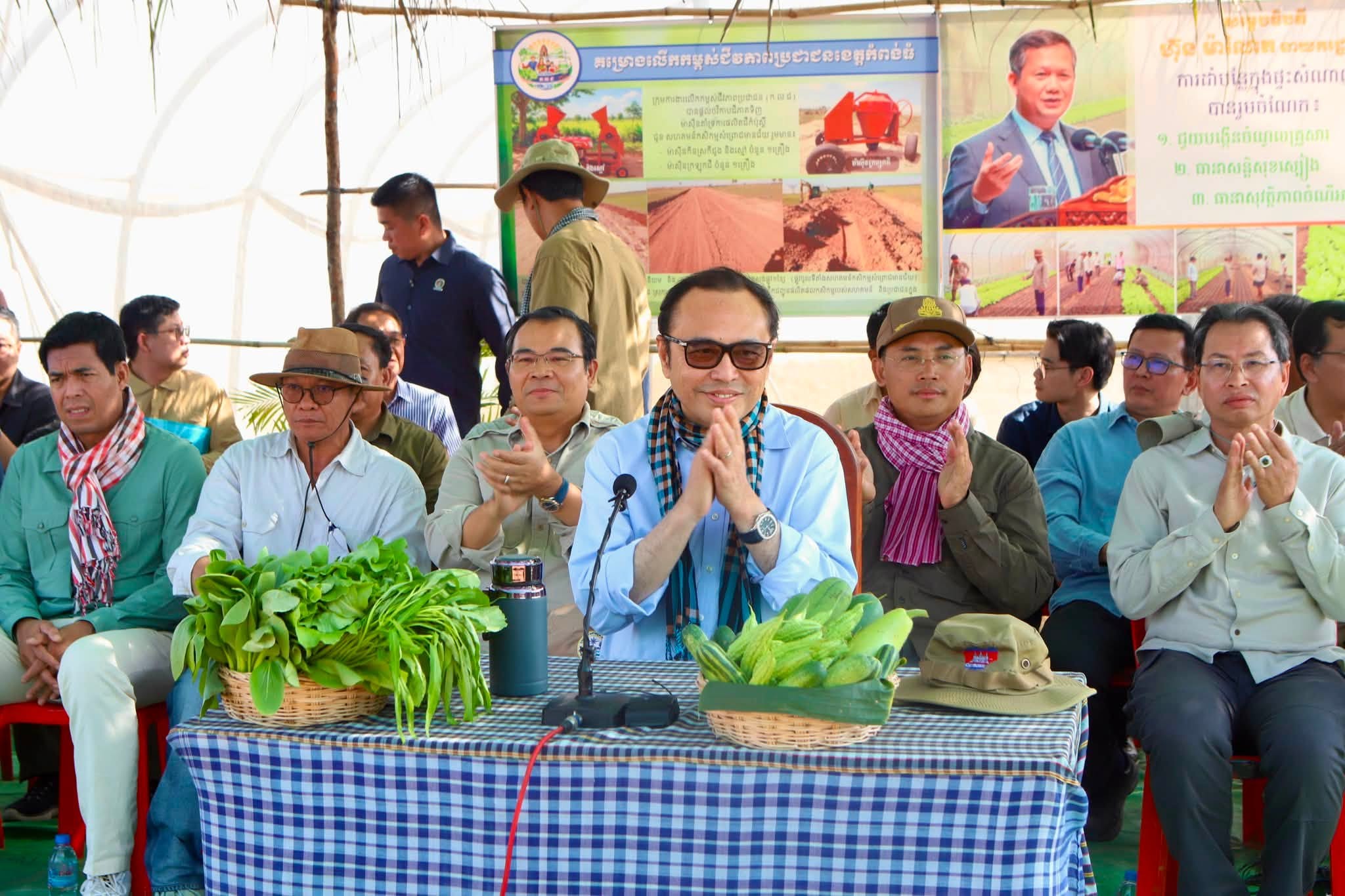 ឯកឧត្តមឧបនាយករដ្ឋមន្រ្តីប្រចាំការ វង្សី វិស្សុត អញ្ជើញចុះពិនិត្យវឌ្ឍនភាពនៃការអនុវត្តគម្រោងលើកកម្ពស់ជីវភាពប្រជាជនខេត្តកំពង់ធំ នៅក្នុងស្រុកស្ទោង