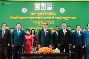 ឯកឧត្តមឧបនាយករដ្ឋមន្ត្រីប្រចាំការ វង្សី វិស្សុត អញ្ជើញអបអរសាទរខួបទី១៦៣ ទិវាពិភពលោកកាកបាទក្រហម និងអឌ្ឍចន្ទក្រហម នៅខេត្តកំពង់ធំ និងប្រមូលថវិកាបាន ៣៥ម៉ឺនដុល្លារ