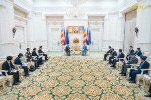 កម្ពុជា-ជប៉ុន ប្តេជ្ញាពង្រឹងកិច្ចសហប្រតិបត្តិការសេដ្ឋកិច្ច ជំរុញការវិនិយោគ និងការអភិវឌ្ឍកំពង់ផែទឹកជ្រៅក្រុងព្រះសីហនុ