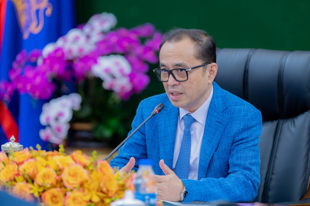 ឯកឧត្តមឧបនាយករដ្ឋមន្ត្រីប្រចាំការ វង្សី វិស្សុត ដឹកនាំកិច្ចប្រជុំរបស់គណៈកម្មការរៀបចំសន្និសីទអន្តរជាតិស្តីពីការប្រយុទ្ធប្រឆាំងការឆបោកតាមប្រព័ន្ធបច្ចេកវិទ្យានៅកម្ពុជា