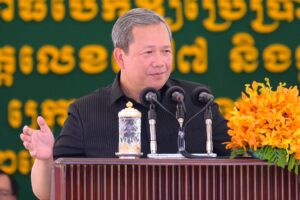តើអ្វីជាមូលហេតុដែលកម្ពុជាមិនកាត់បន្ថយក្រសួង?