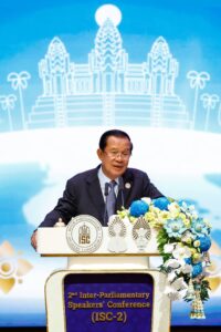 សម្តេចតេជោ ហ៊ុន សែន ៖ ពិភពលោកត្រូវរួមគ្នាស្តារសន្តិភាព ជាជាងបន្ថែមប្រេងលើភ្នក់ភ្លើងសង្គ្រាម