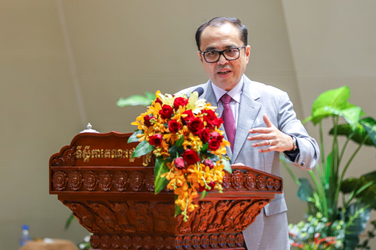 ឯកឧត្ដមឧបនាយករដ្ឋមន្រ្តីប្រចាំការ វង្សី វិស្សុត អញ្ជើញដឹកនាំសិក្ខាសាលាស្តីពីការវាយតម្លៃផលប៉ះពាល់នៃលិខិតបទដ្ឋានគតិយុត្ត និងការប្រតិបត្តិល្អនៃលិខិតបទដ្ឋានគតិយុត្ត