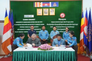 CMAC និងអង្គការAPOPO សហការគ្នាបោសសម្អាតគ្រាប់បែកចង្កោម និងសំណល់យុទ្ធភណ្ឌមិនទាន់ផ្ទុះ នៅតាមបណ្តោយព្រំដែន